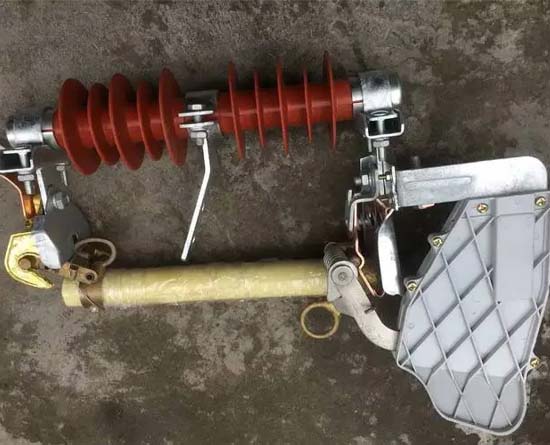 跌落式熔断器